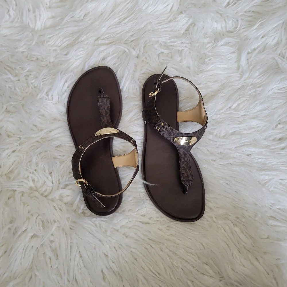 Michael Kors Mk Plate Thong Sandals - Picture 11 of 11